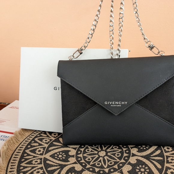 Givinchy pouch - Picture 9 of 13